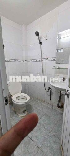 nhà 4 x 15, đúc 1 lầu , hẻm xe hơi , 3pn . 7,5tr/ tháng