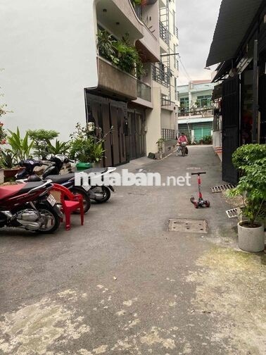 nhà 4 x 15, đúc 1 lầu , hẻm xe hơi , 3pn . 7,5tr/ tháng