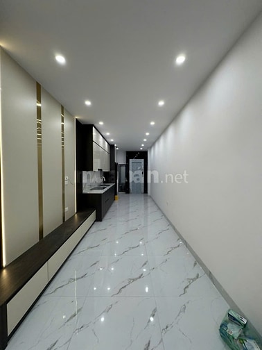  Hiếm, 6 tỷ xíu Nhà Long Biên, Gần 40M x 5 Tầng Thang Máy,  Ngõ Nông.