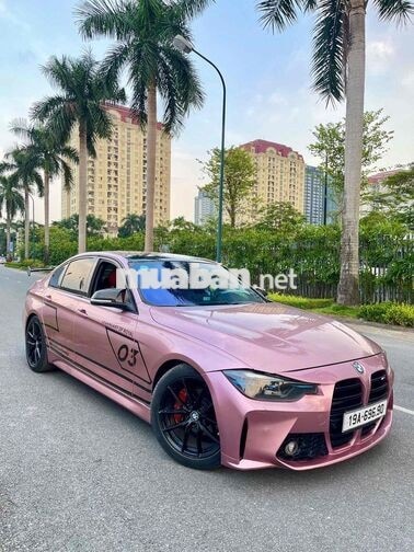 BMW 320i 5 chỗ màu Hồng