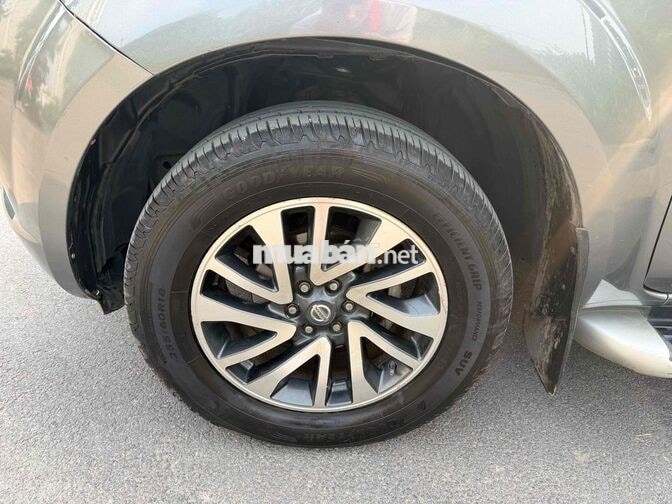 Nissan Navara 2015 VL 2.5 AT Xám