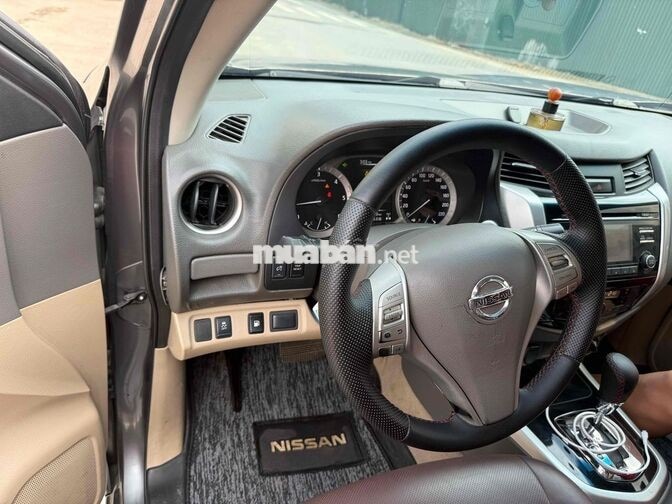 Nissan Navara 2015 VL 2.5 AT Xám