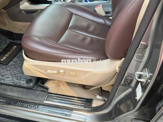 Nissan Navara 2015 VL 2.5 AT Xám