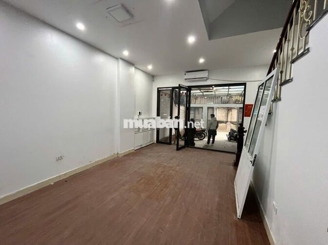 Cho thuê nhà liền kề LK12-17 Tố Hữu, Bắc Hà, 80m2 x 4T, hướng Đông Nam
