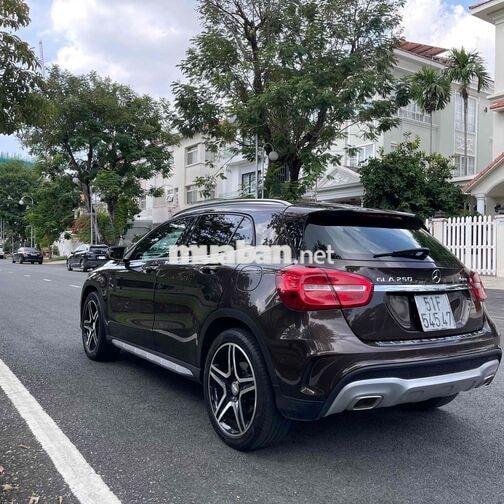 Mercedes-Benz GLA 250 2015 4MATIC 69000 km Nâu