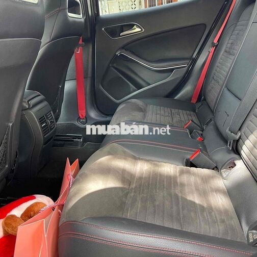 Mercedes-Benz GLA 250 2015 4MATIC 69000 km Nâu
