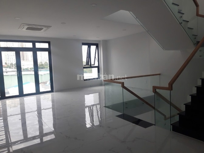 Cho thuê nhà làm văn phòng công ty, nhà sàn trống suốt