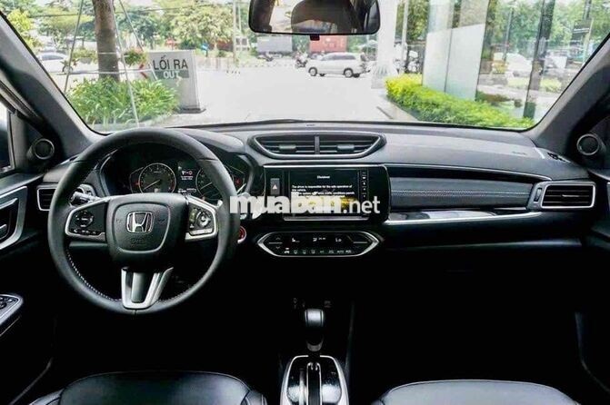 Honda BR-V L - Giảm 94tr - BH Thân Vỏ - Phụ Kiện