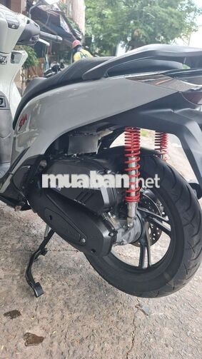 Honda SH 160 2023 màu xám xi măng như xe thùng