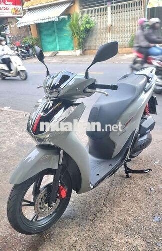 Honda SH 160 2023 màu xám xi măng như xe thùng