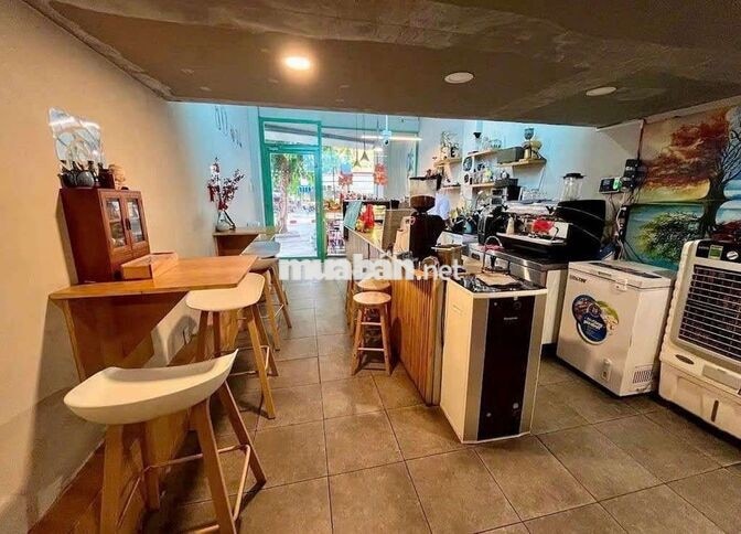 Mặt tiền Đinh Tiên Hoàng, 4x12m chỉ 15tr. Phù hợp take away, shop