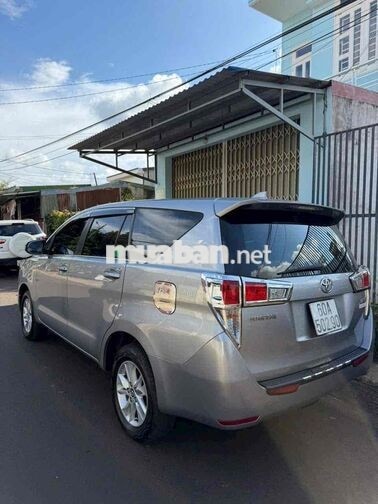 TOYOTA INNOVA 2018 2.0E BẠC