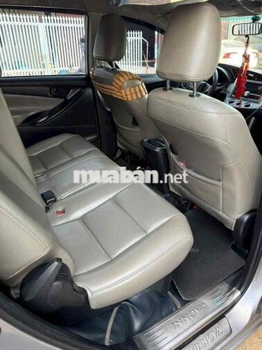 TOYOTA INNOVA 2018 2.0E BẠC