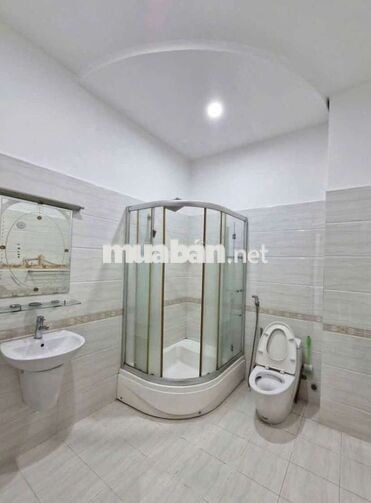 CHO THUÊ NHÀ 4.5X25(TRỆT+3LẦU+6PN+6WC)SẴN MÁY LẠNH NGAY AEON TÂN PHÚ 