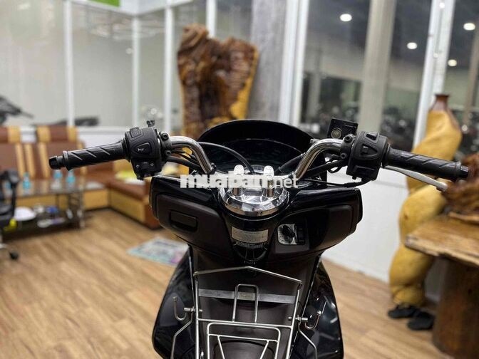 HONDA PCX 2011 chính chủ hồ sơ cầm tay, máy zin