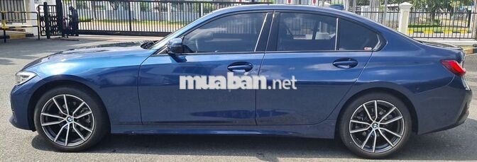 BMW 320i 5 chỗ Tự động Xanh