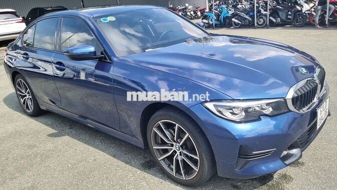 BMW 320i 5 chỗ Tự động Xanh