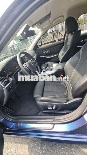 BMW 320i 5 chỗ Tự động Xanh