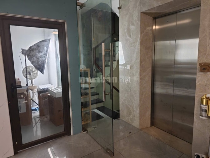 Cho thuê VP 80m2 mặt đường 19/5 Văn Quán, tầng 4 thang máy, điều hòa
