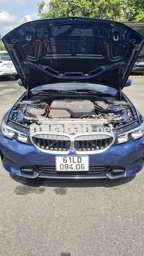BMW 320i 5 chỗ Tự động Xanh