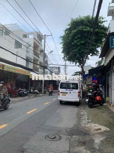 Kẹt Bank bán gấp MTKD Bình Long. Dt 4.1m x 48m. Nhà cấp 4
