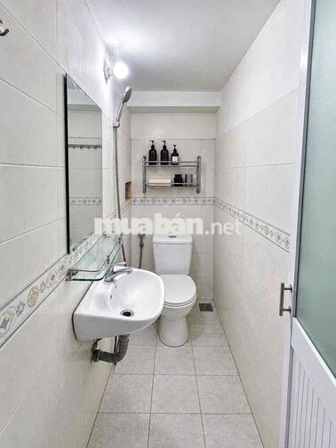 CHO THUÊ PHÒNG  FULL NỘI THẤT, CHỈ VIỆC DỌN VÀO Ở TẠI NGUYỄN HỒNG ĐÀO
