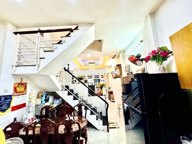 Bán Nhà Đầu Cầu Chánh Hưng 2 Tầng 47m2-SHR ngang 4m chỉ 4.2 tỏi