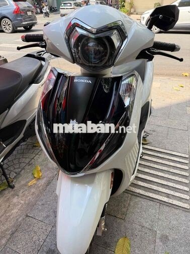 Honda Lead màu Trắng