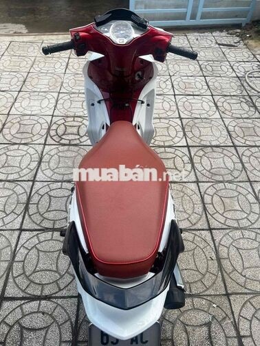 Honda Wave 125i màu Trắng đỏ