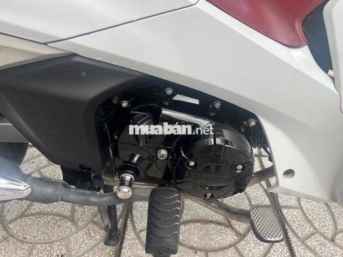Honda Wave 125i màu Trắng đỏ