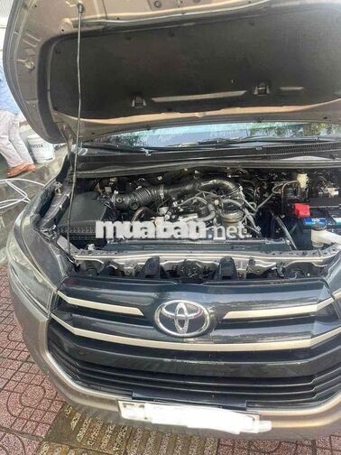 Toyota Innova 2018 2.0E 171.000 km Xám