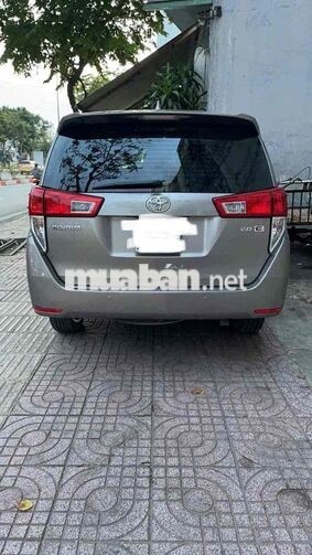 Toyota Innova 2018 2.0E 171.000 km Xám