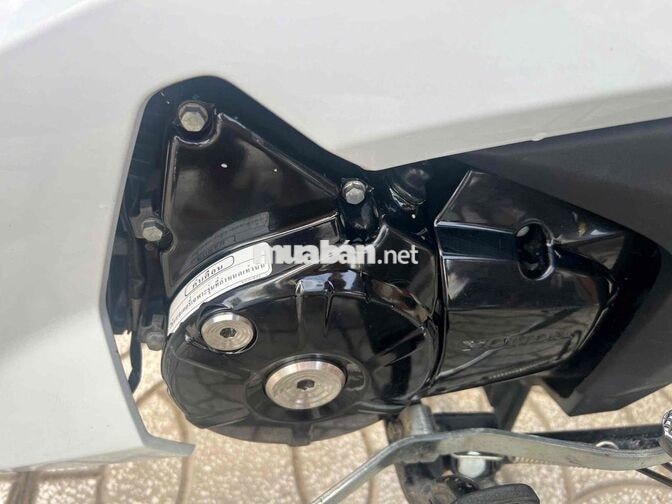 Honda Wave 125i màu Trắng đỏ