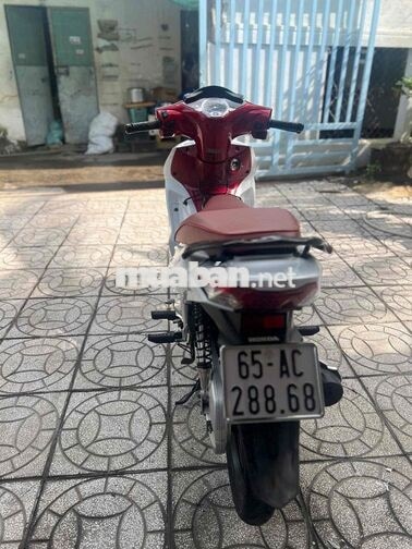 Honda Wave 125i màu Trắng đỏ