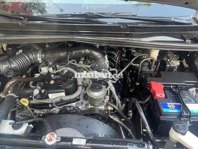 Toyota Innova 2018 2.0E 171.000 km Xám