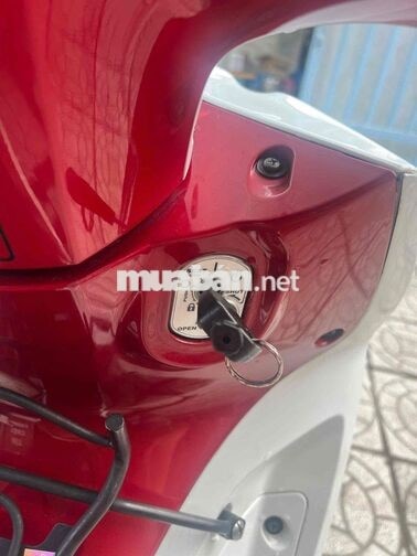 Honda Wave 125i màu Trắng đỏ