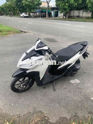 Honda Vario 125 màu trắng đen