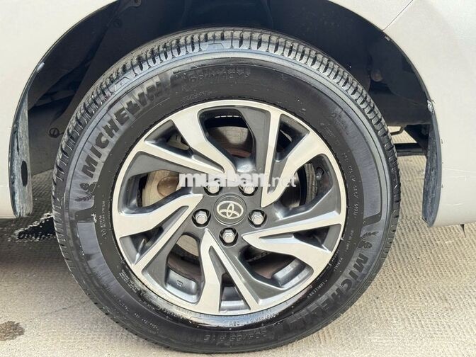Toyota Innova 2020 E MT 135339km Bạc