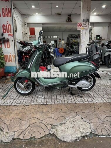 Piaggio Vespa Sprint 125cc iGet ABS xanh rêu