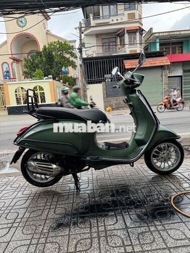 Piaggio Vespa Sprint 125cc iGet ABS xanh rêu