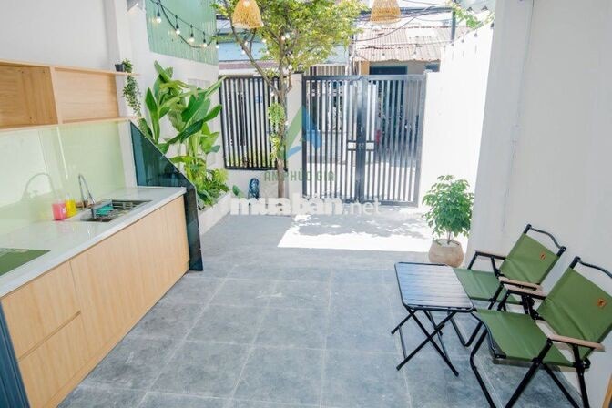 Cho thuê nhà 2 tầng hẻm Lê Hữu Trác, Sơn Trà gần biển full nội thất