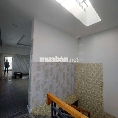 Nhà 5x27 ,3pn 3wc, đường ô tô kế Trường Chinh chợ LẠC QUANG
