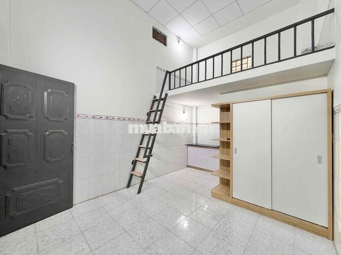 Phòng trọ sinh viên giá rẻ có máy lạnh - ở được đông ngay KTX Khu B