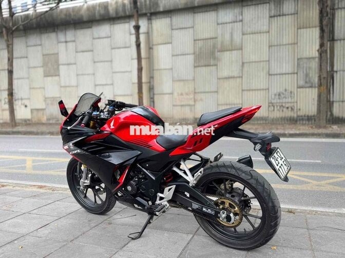 Honda CBR150R 2023 9000km Đen đỏ xe đẹp nguyên
