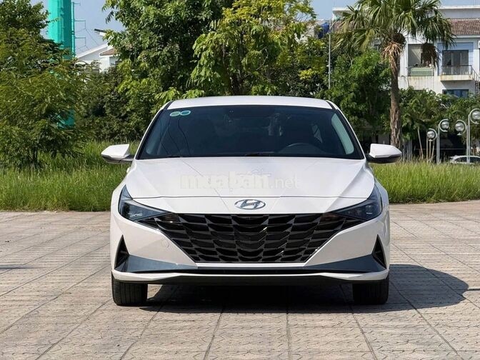 Hyundai Elantra 2024 Đặc biệt 33.000 km trắng