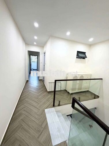 Nhà 4 phòng ngủ sổ hồng riêng ngay trung tâm nhà bè gần phú mỹ hưng