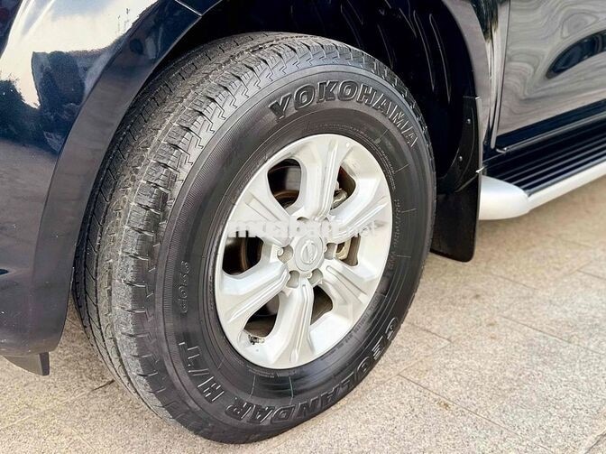 Nissan Navara 2019 EL Đen 5 chỗ