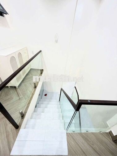 Nhà 4 phòng ngủ sổ hồng riêng ngay trung tâm nhà bè gần phú mỹ hưng