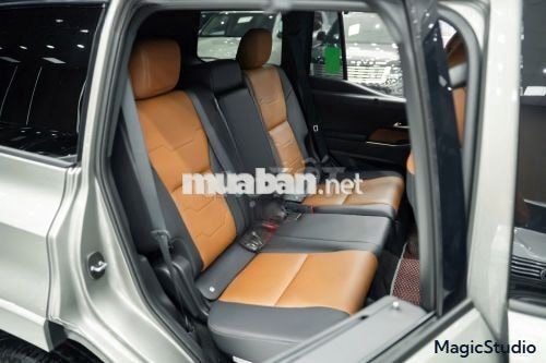 Lexus GX 550 2026 Xám bạc 1500 km