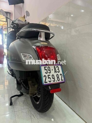 Piaggio Vespa GTS 300 Super 2020 Xám